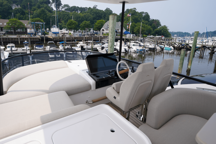 62ft Azimut Yacht For Sale