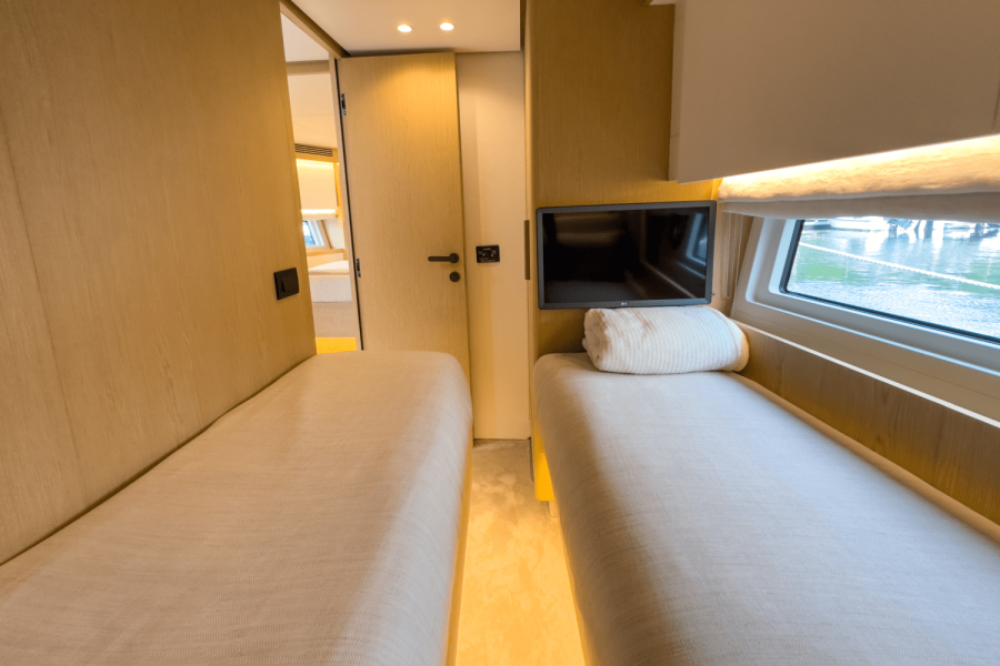 62ft Azimut Yacht For Sale