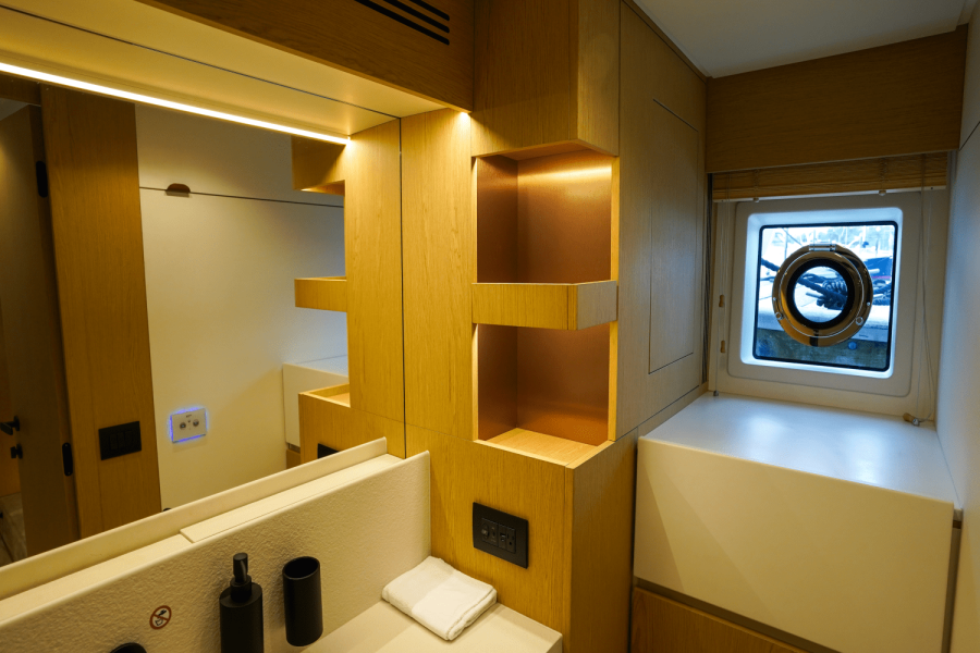 62ft Azimut Yacht For Sale