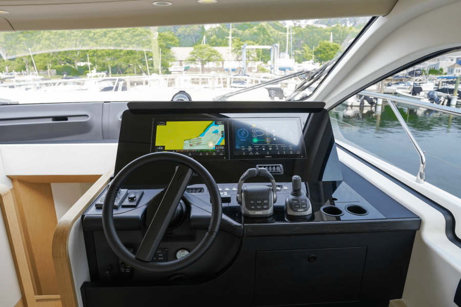 62ft Azimut Yacht For Sale