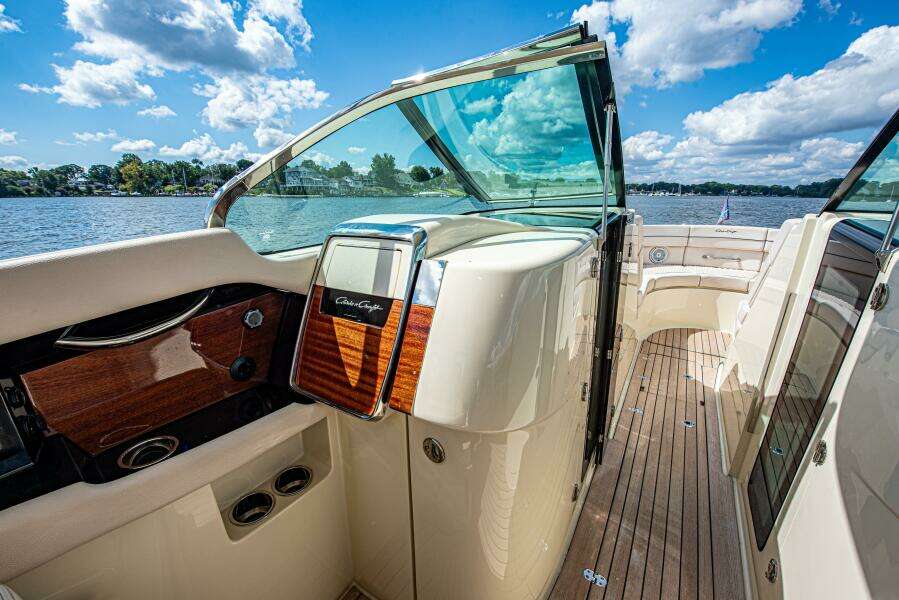 Full Circle 35ft Chris Craft Yacht For Sale