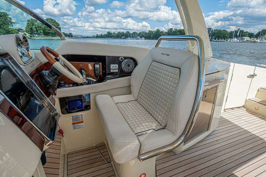 Full Circle 35ft Chris Craft Yacht For Sale