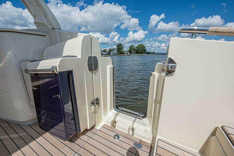 Full Circle 35ft Chris Craft Yacht For Sale