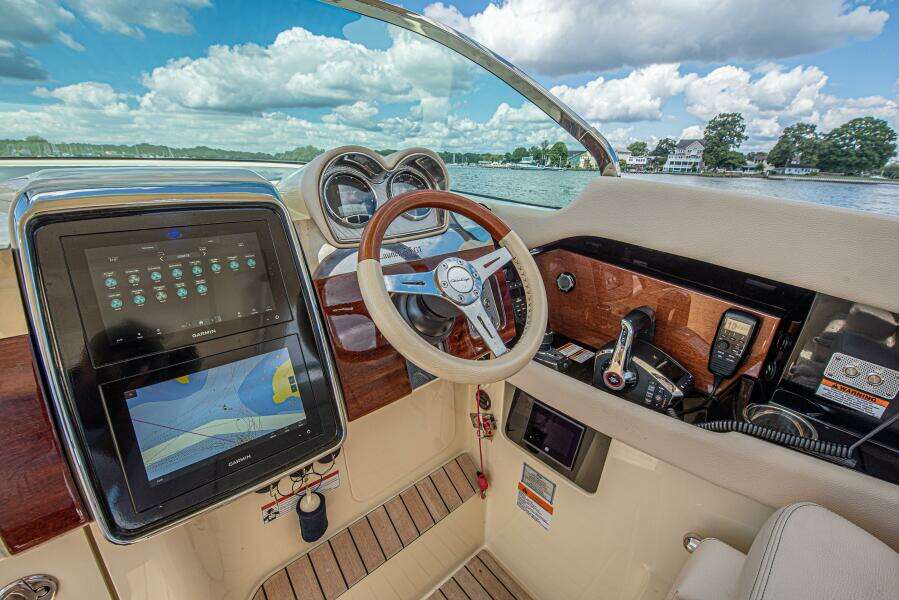 Full Circle 35ft Chris Craft Yacht For Sale