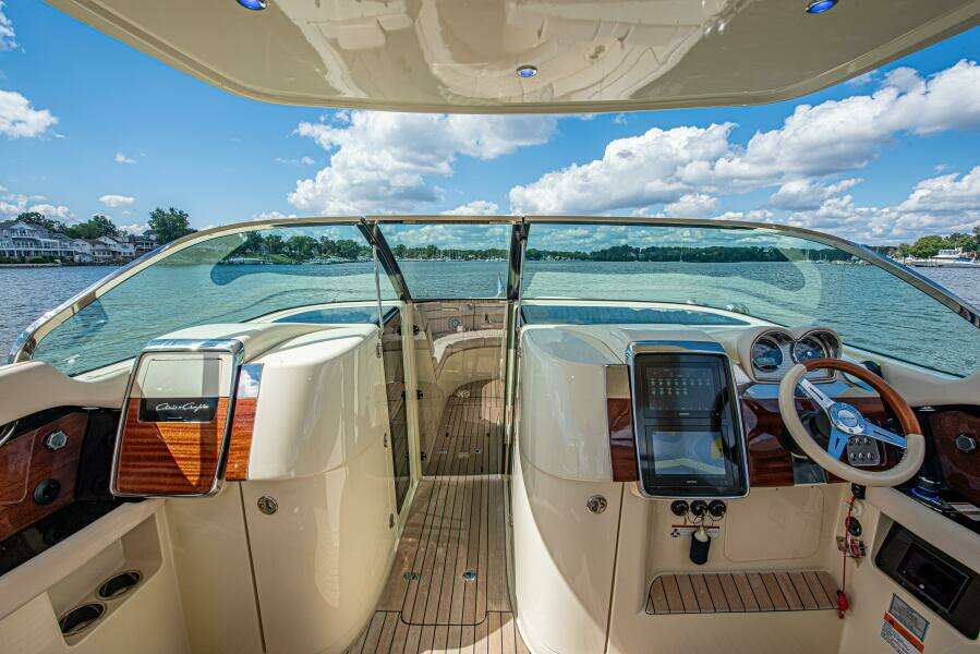 Full Circle 35ft Chris Craft Yacht For Sale