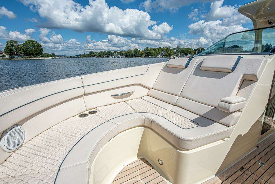 Full Circle 35ft Chris Craft Yacht For Sale