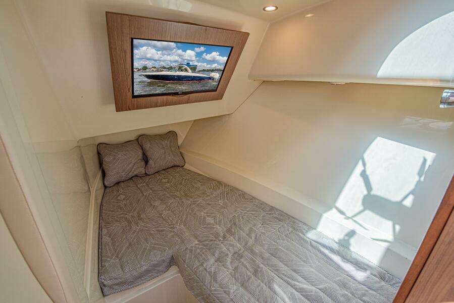 Full Circle 35ft Chris Craft Yacht For Sale