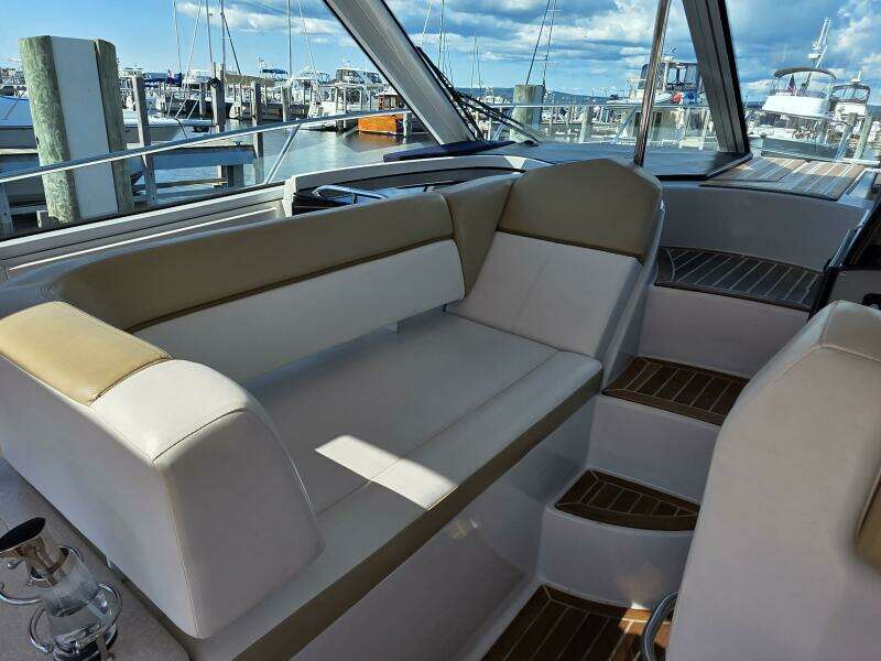 Boaty McBoatface 43ft Four Winns Yacht For Sale