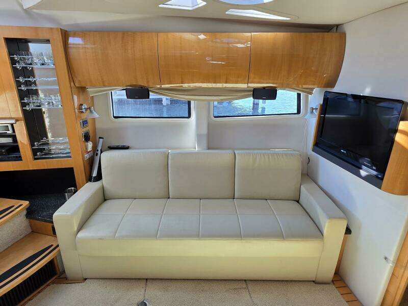 Boaty McBoatface 43ft Four Winns Yacht For Sale