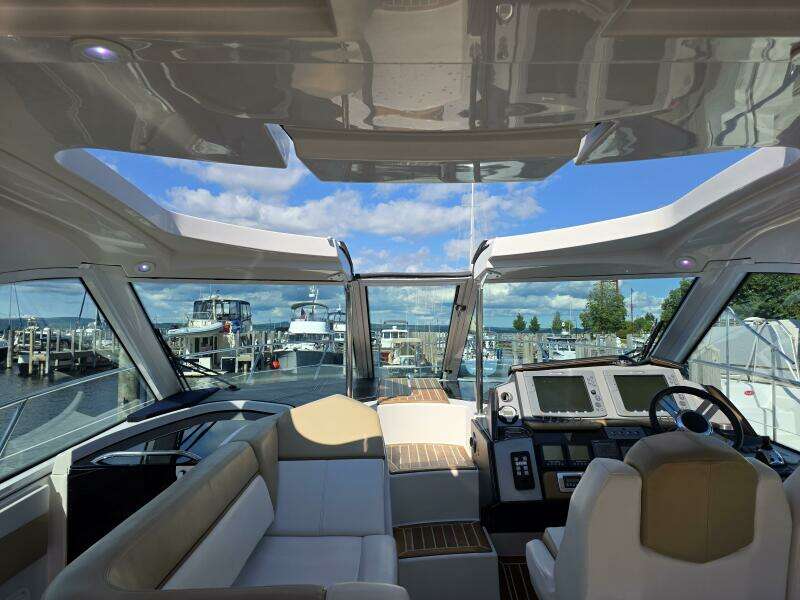 Boaty McBoatface 43ft Four Winns Yacht For Sale