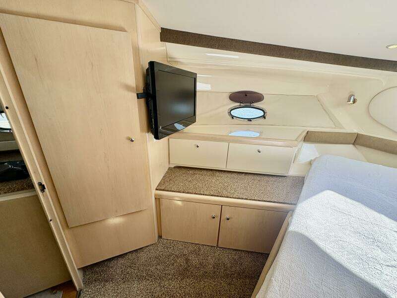 TenSeven 35ft Carver Yacht For Sale