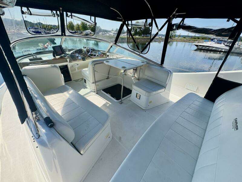 TenSeven 35ft Carver Yacht For Sale