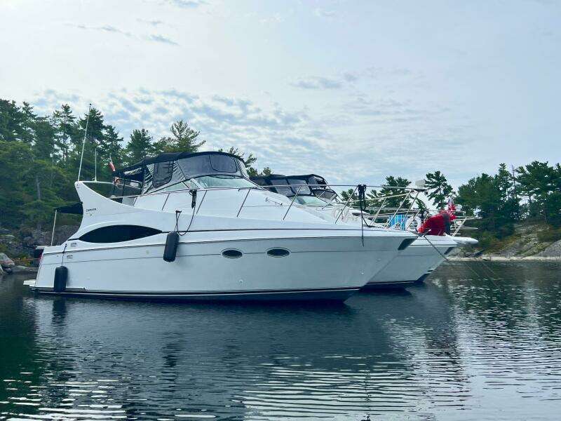 TenSeven 35ft Carver Yacht For Sale