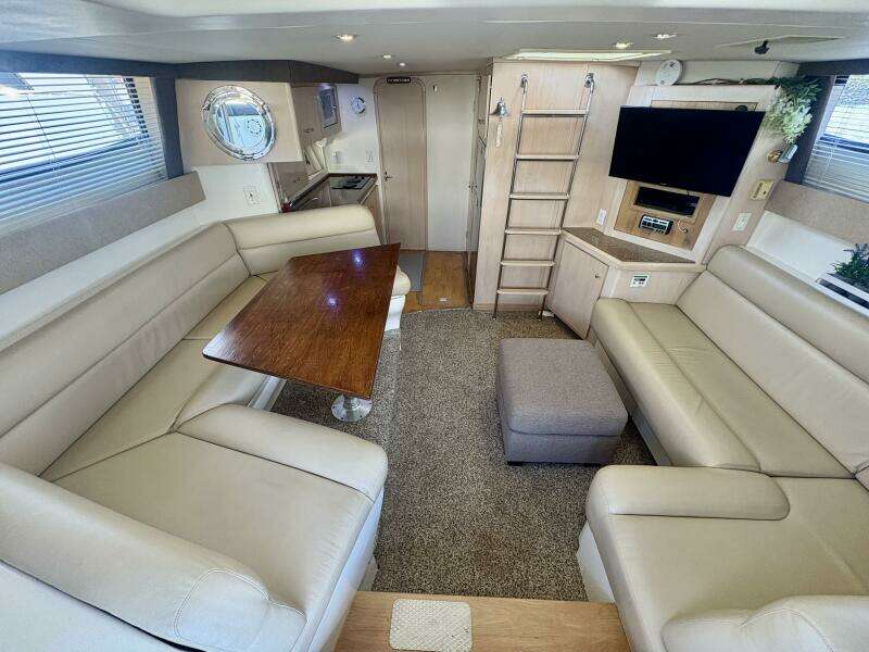TenSeven 35ft Carver Yacht For Sale