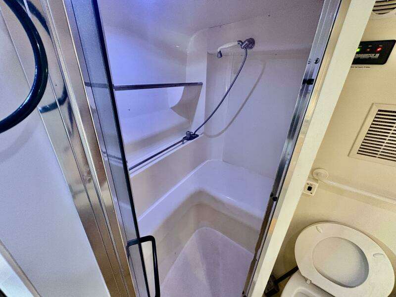 TenSeven 35ft Carver Yacht For Sale