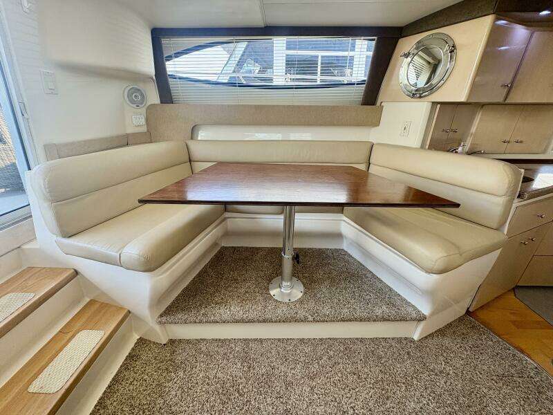 TenSeven 35ft Carver Yacht For Sale