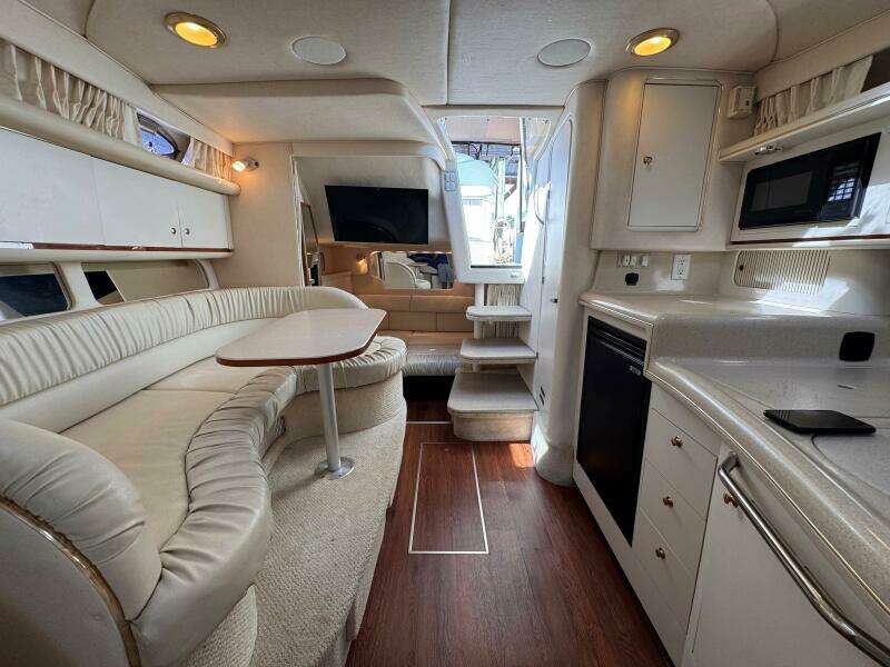 34ft Sea Ray Yacht For Sale