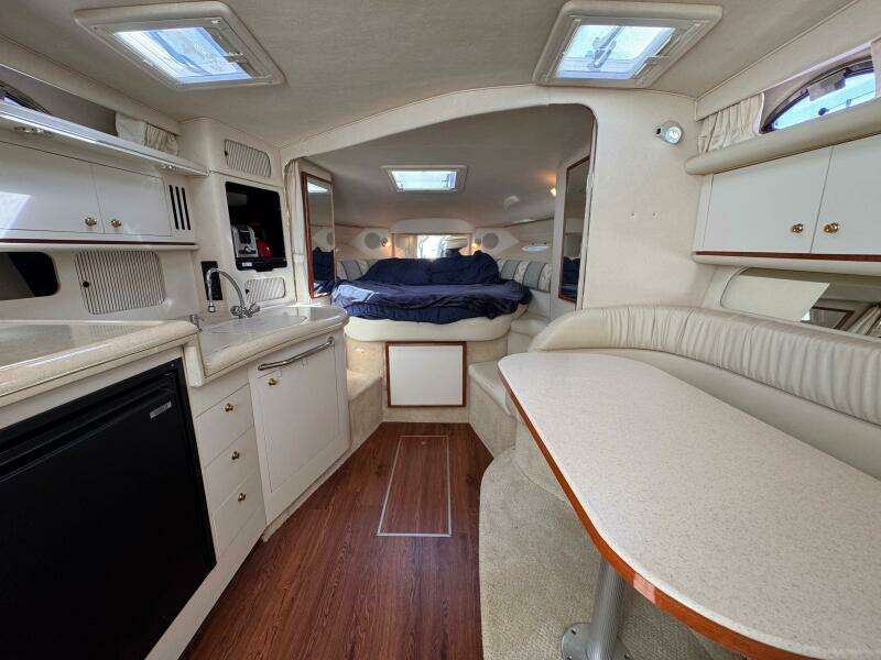 34ft Sea Ray Yacht For Sale