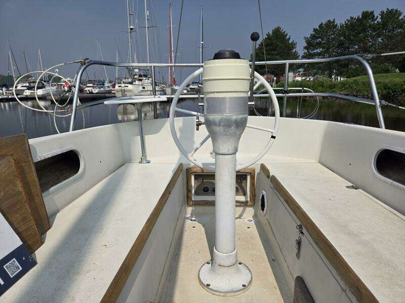 Oma Lisa 28ft Islander Yacht For Sale
