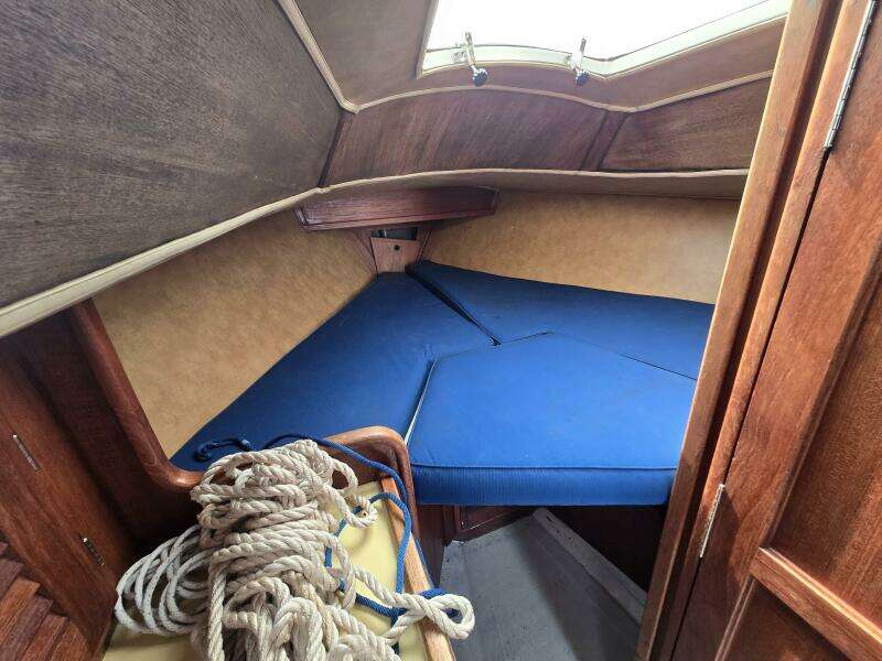 Oma Lisa 28ft Islander Yacht For Sale