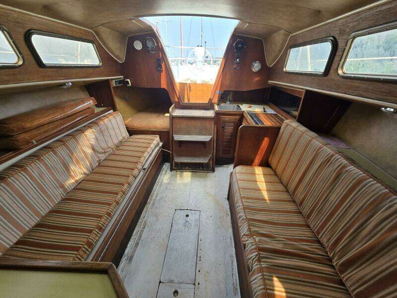 Oma Lisa 28ft Islander Yacht For Sale