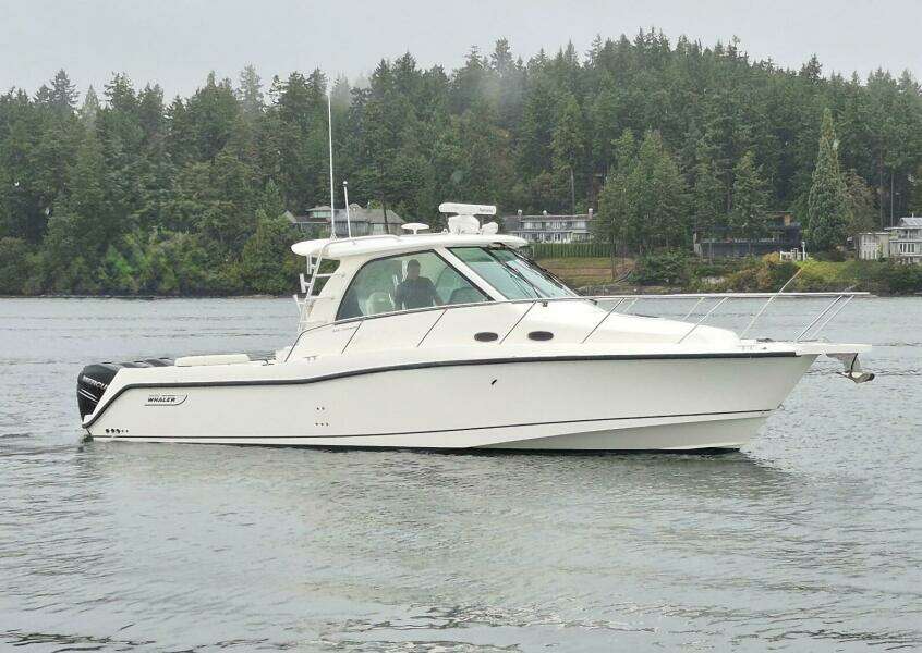 34ft Boston Whaler Yacht For Sale