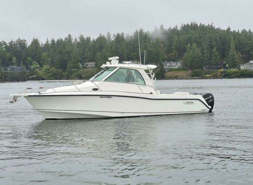 34ft Boston Whaler Yacht For Sale