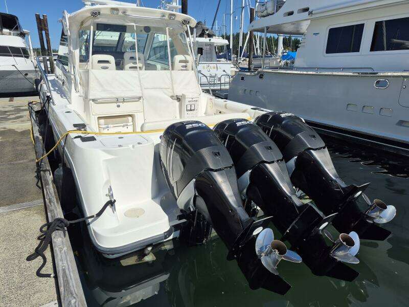 34ft Boston Whaler Yacht For Sale