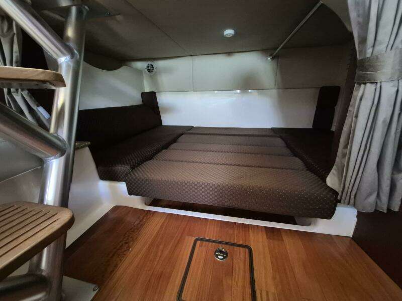 34ft Boston Whaler Yacht For Sale