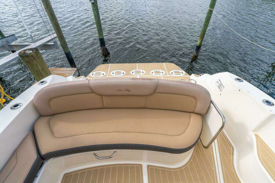 DIGGERS 33ft Sea Ray Yacht For Sale