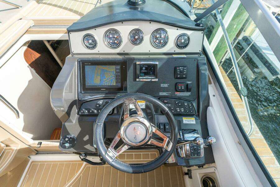 DIGGERS 33ft Sea Ray Yacht For Sale