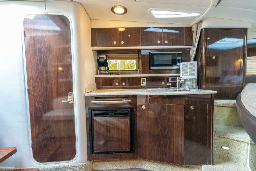 DIGGERS 33ft Sea Ray Yacht For Sale