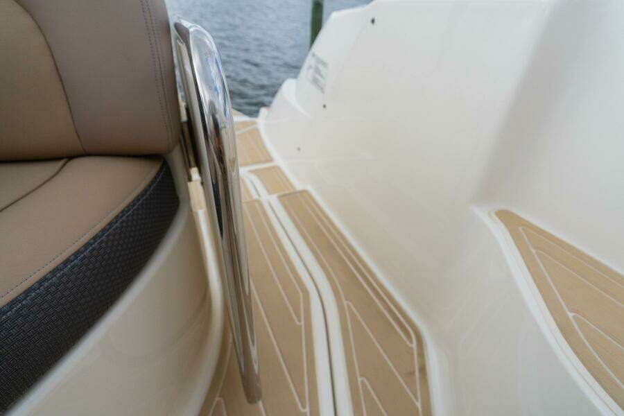 DIGGERS 33ft Sea Ray Yacht For Sale