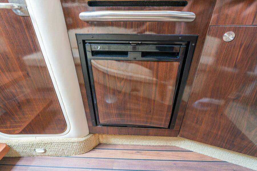 DIGGERS 33ft Sea Ray Yacht For Sale