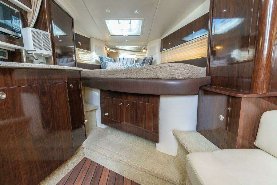 DIGGERS 33ft Sea Ray Yacht For Sale