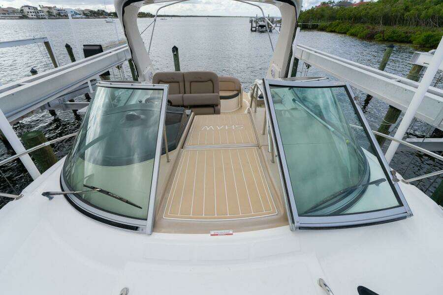 DIGGERS 33ft Sea Ray Yacht For Sale