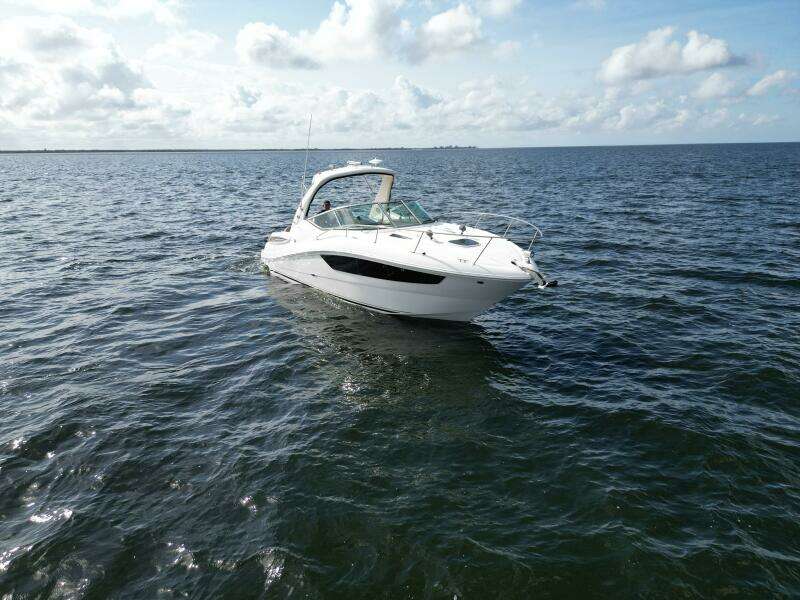 DIGGERS 33ft Sea Ray Yacht For Sale