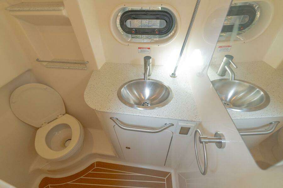 DIGGERS 33ft Sea Ray Yacht For Sale