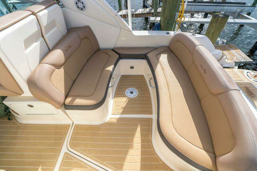 DIGGERS 33ft Sea Ray Yacht For Sale