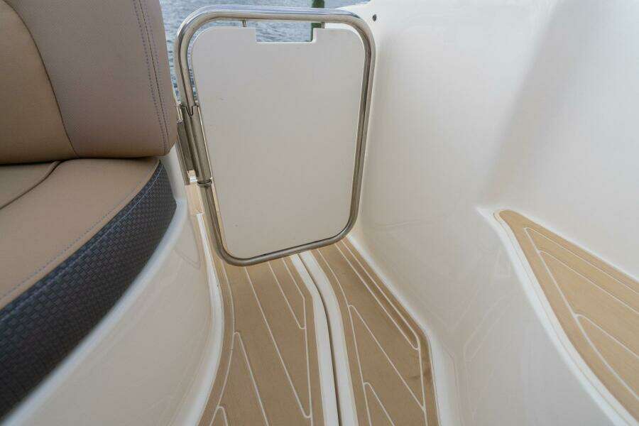 DIGGERS 33ft Sea Ray Yacht For Sale