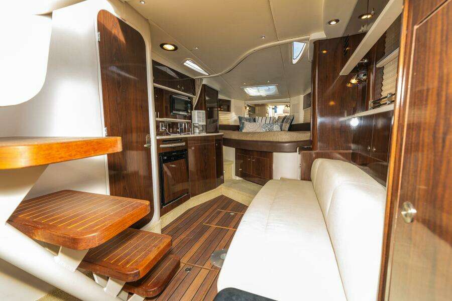 DIGGERS 33ft Sea Ray Yacht For Sale