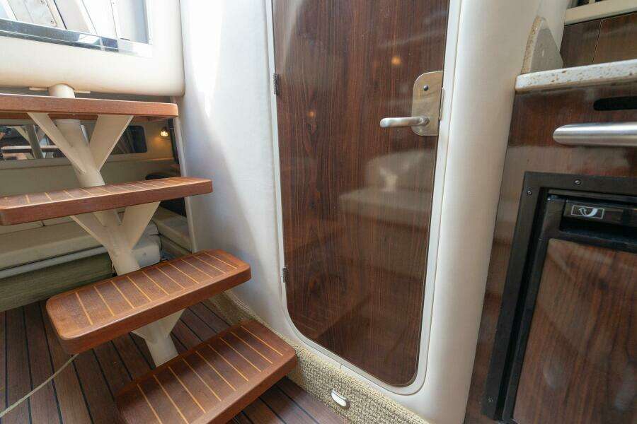 DIGGERS 33ft Sea Ray Yacht For Sale