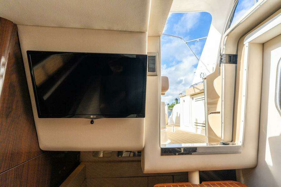 DIGGERS 33ft Sea Ray Yacht For Sale