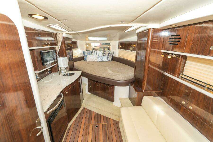 DIGGERS 33ft Sea Ray Yacht For Sale