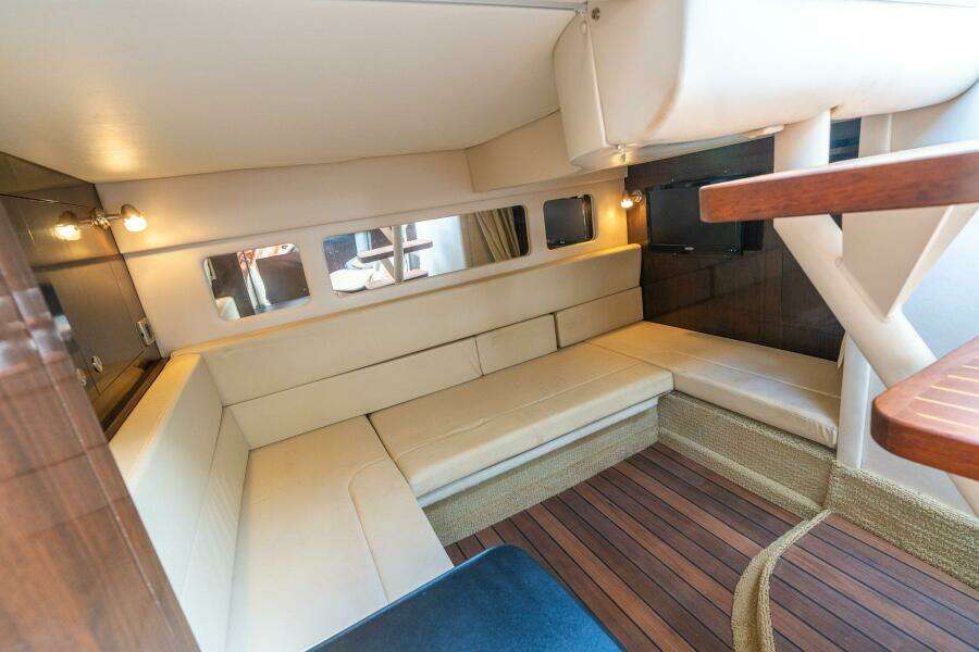 DIGGERS 33ft Sea Ray Yacht For Sale