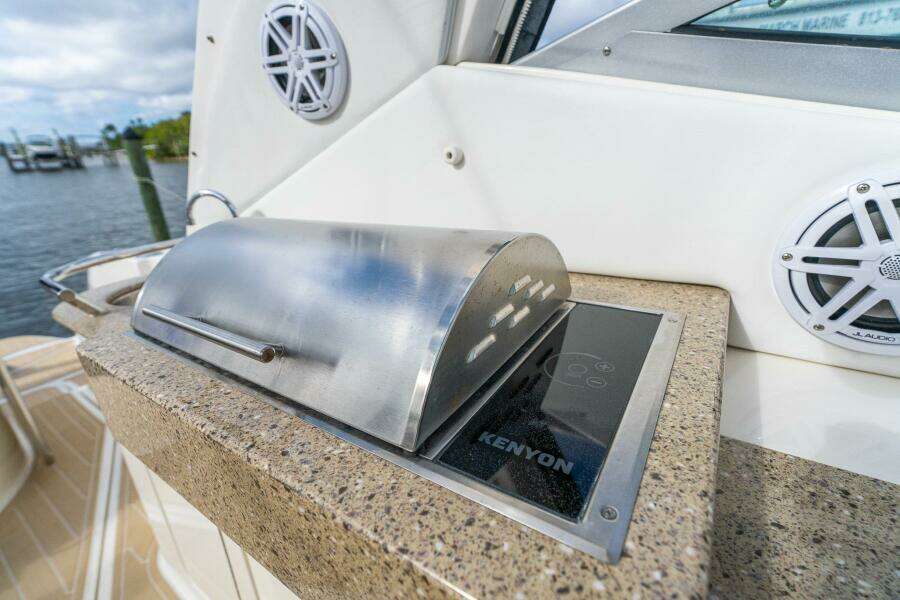 DIGGERS 33ft Sea Ray Yacht For Sale