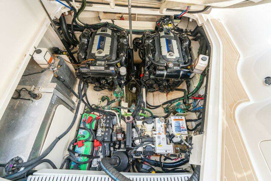 DIGGERS 33ft Sea Ray Yacht For Sale