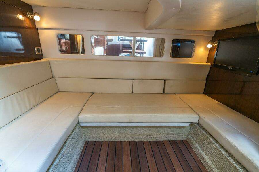 DIGGERS 33ft Sea Ray Yacht For Sale