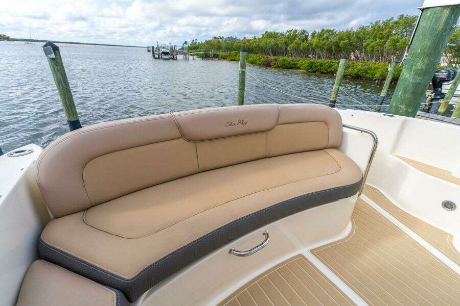 DIGGERS 33ft Sea Ray Yacht For Sale