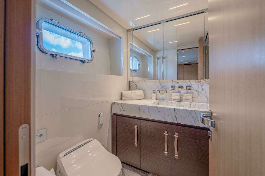 SoFi VI 120ft Sanlorenzo Yacht For Sale